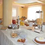Unico Serrone Palace