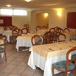 Unico Serrone Palace