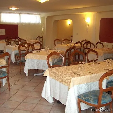 Unico Serrone Palace