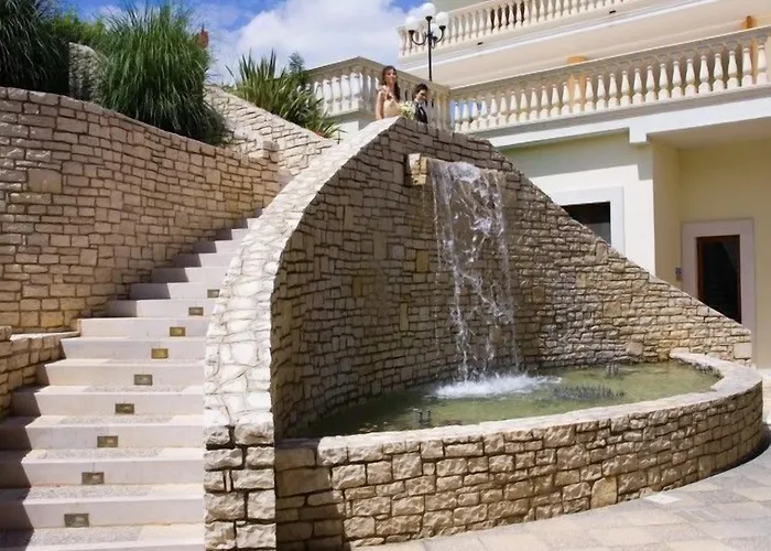 Parco Serrone كوراتو