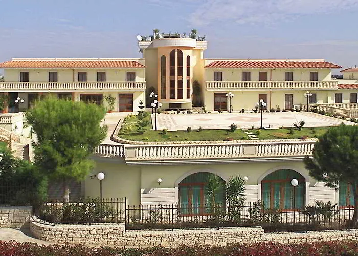 فندق Parco Serrone 4*