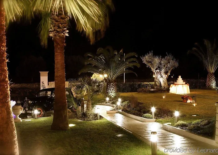 Parco Serrone فندق