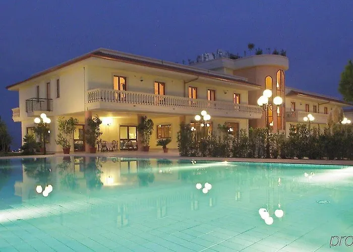 Parco Serrone كوراتو