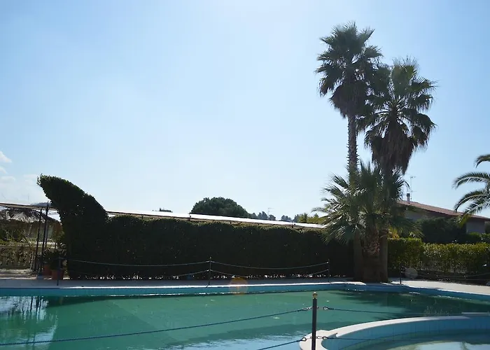 Parco Serrone فندق