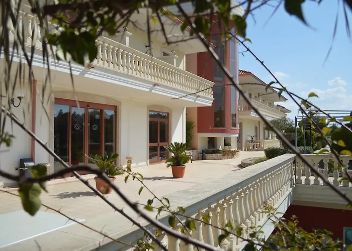 فندق Parco Serrone كوراتو