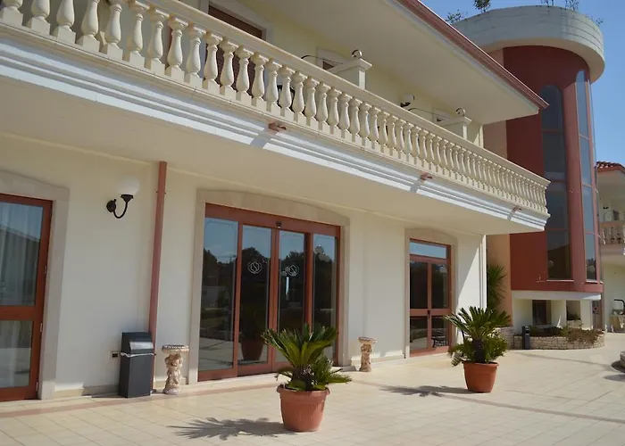 Parco Serrone فندق كوراتو