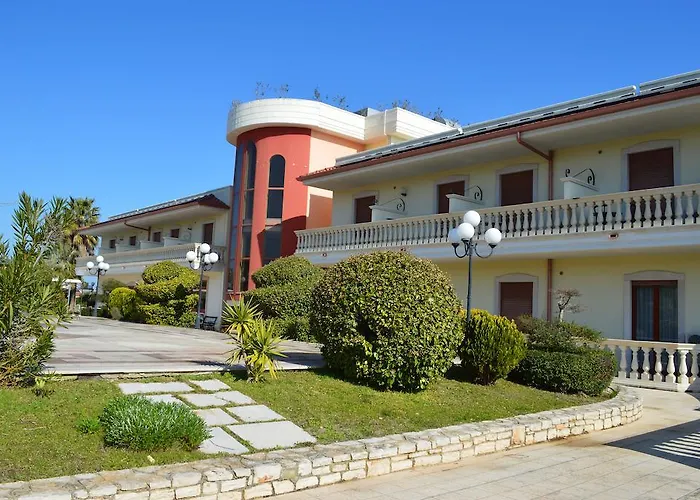 Parco Serrone كوراتو