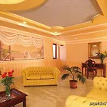 فندق Unico Serrone Palace كوراتو