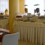 فندق Unico Serrone Palace 4*