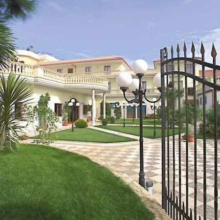Unico Serrone Palace 4* コラート