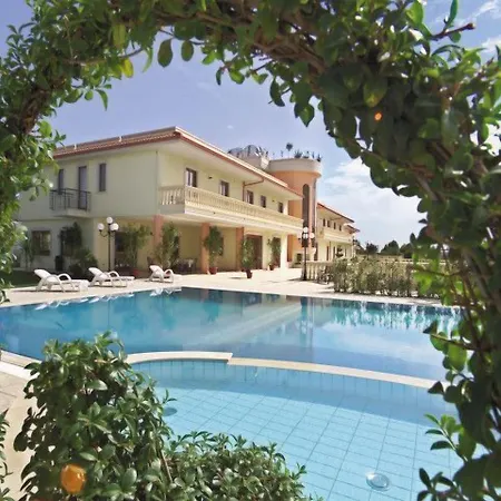 Unico Serrone Palace 4*