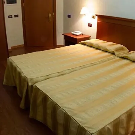 Unico Serrone Palace Hotel 4*
