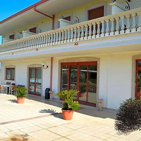 Unico Serrone Palace
