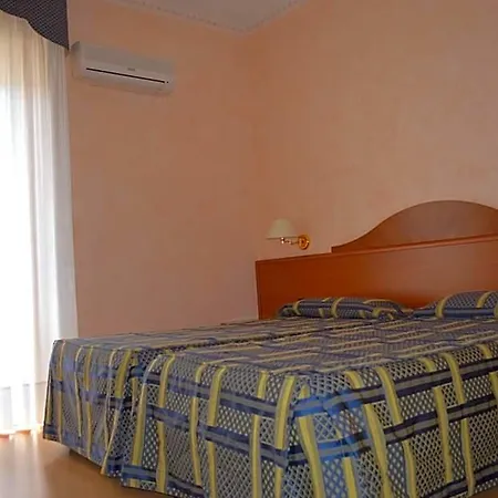 Unico Serrone Palace 4* 科拉托