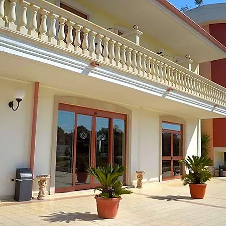 酒店 Unico Serrone Palace 科拉托