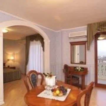 Hotel Parco Serrone 4*
