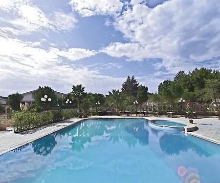 Parco Serrone Hotel 4*