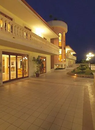 Hotel Parco Serrone 4*