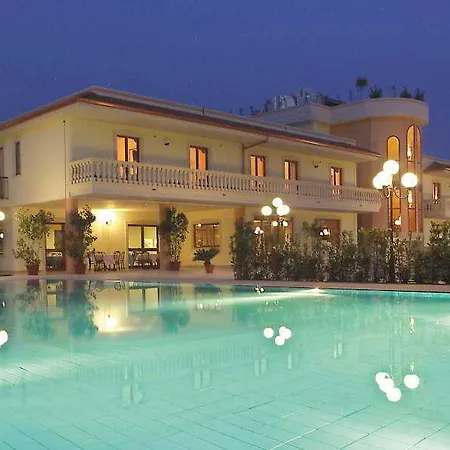 호텔 Unico Serrone Palace