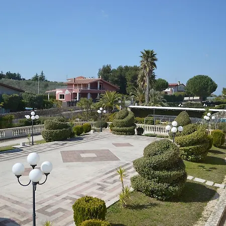 호텔 Unico Serrone Palace 코라토