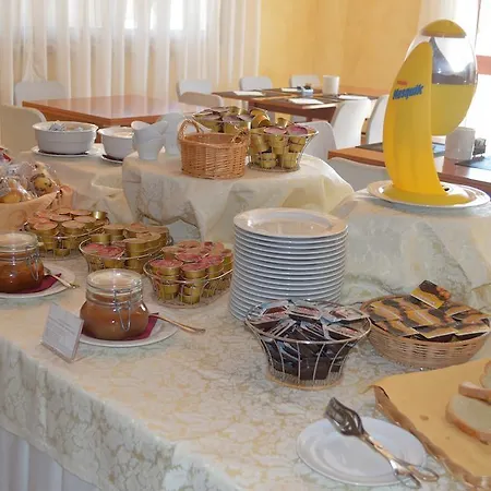 Unico Serrone Palace 4* 코라토