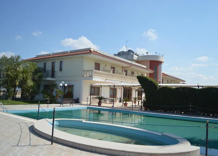 Parco Serrone Hotel 4*